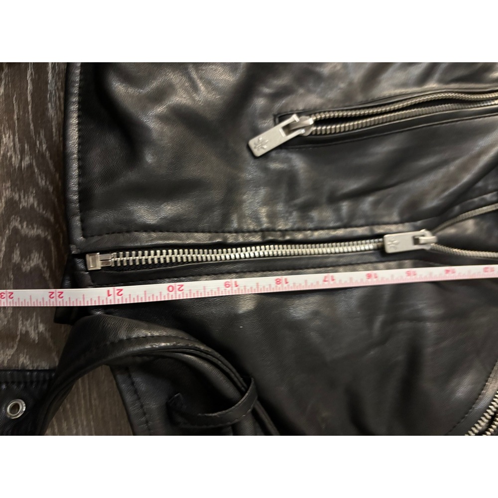 Chelsea DeBoer Lily & Lottie Black Faux Leather Belted Moto Biker Jacket Large - Picture 7 of 8